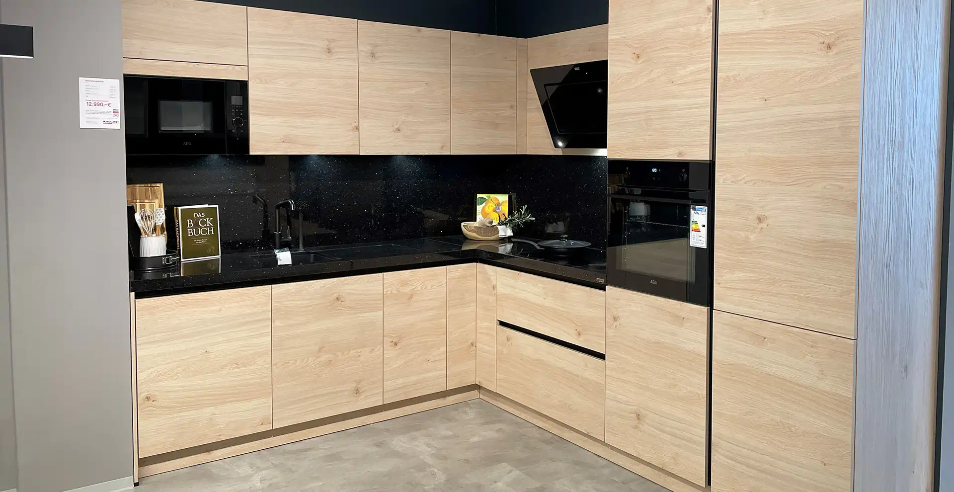 Marquardt Küchenstudio Augsburg Küche mit Holzmaserung